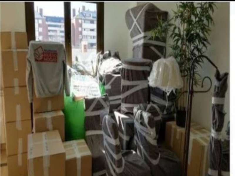 Packing boxes